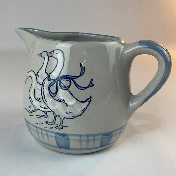 Louisville Stoneware Gaggle of Geese Pottery Pitcher - Picture 4 of 15